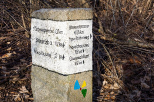 Berlin, Wannsee, Nähe Schwanenwerder, Grenzstein, Wegweiser Berlin, Wannsee, Nähe Schwanenwerder, Grenzstein, Wegweiser